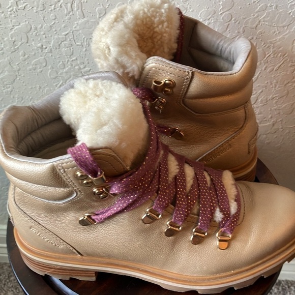 Sorel: Lennox Hiker Lux Booties - Fungi-Gold Conquest Sherpa- 9.5 - Picture 4 of 16